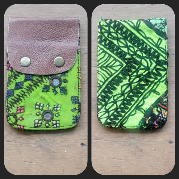 Free People Handbags - 🌎👽 Free People Boho Embroidered Repurposed vtg banjara hippie Wallet card case